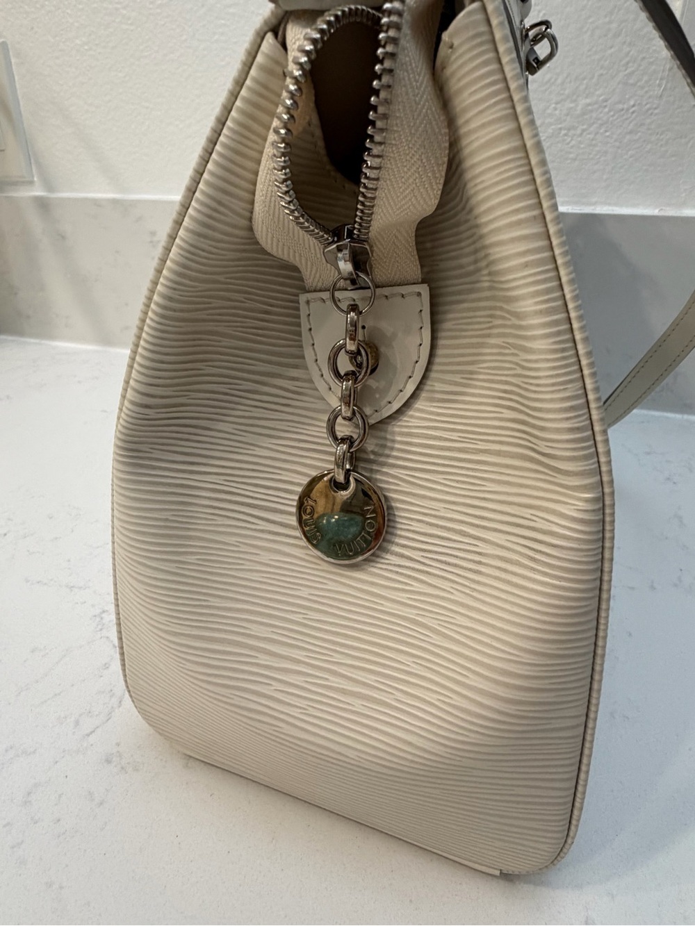 Louise Vuitton Epi Leather Soufflot MM Tote - Ivory / Off White - Picture 5 of 11